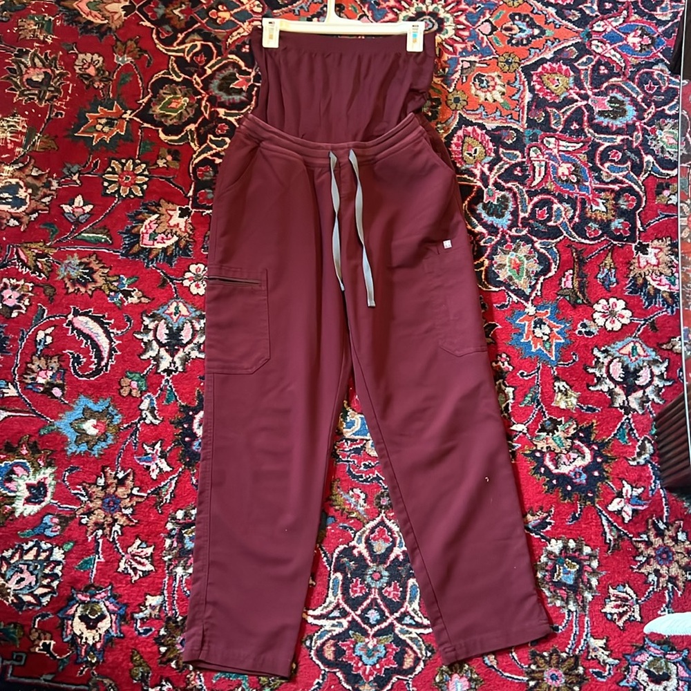 Figs Women’s Burgundy Yola Maternity Scrub Pant medium